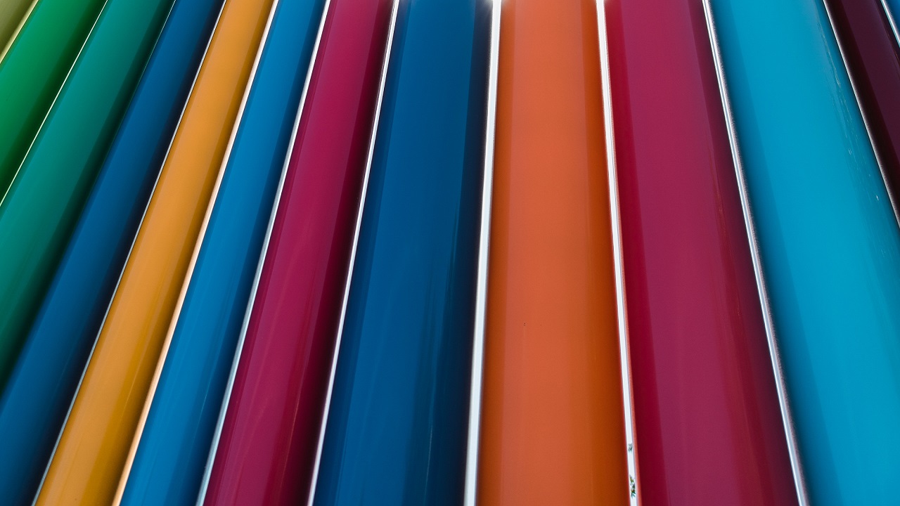 MCナイロンやキャストナイロンの色による特性やグレードの違いを解説するイメージ画像